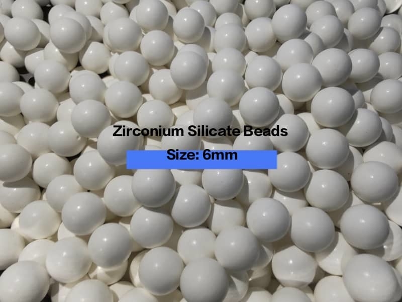 Medios de fresado de zirconio 94,8% ZrO2 5,2% Y2O3 Carga de trituración &gt; 1500N 3 W/mK Conductividad térmica